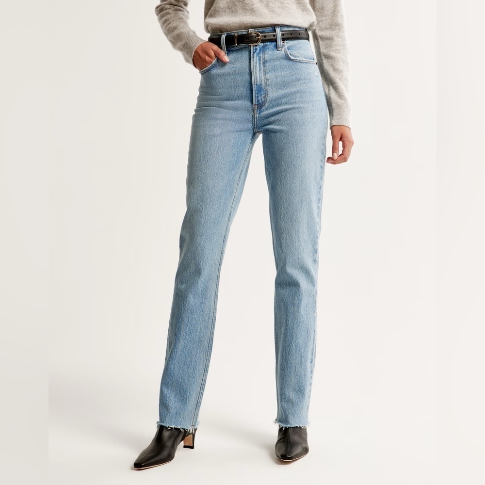 Abercrombie & Fitch Curve Love Ultra High Rise 90s Straight Jean